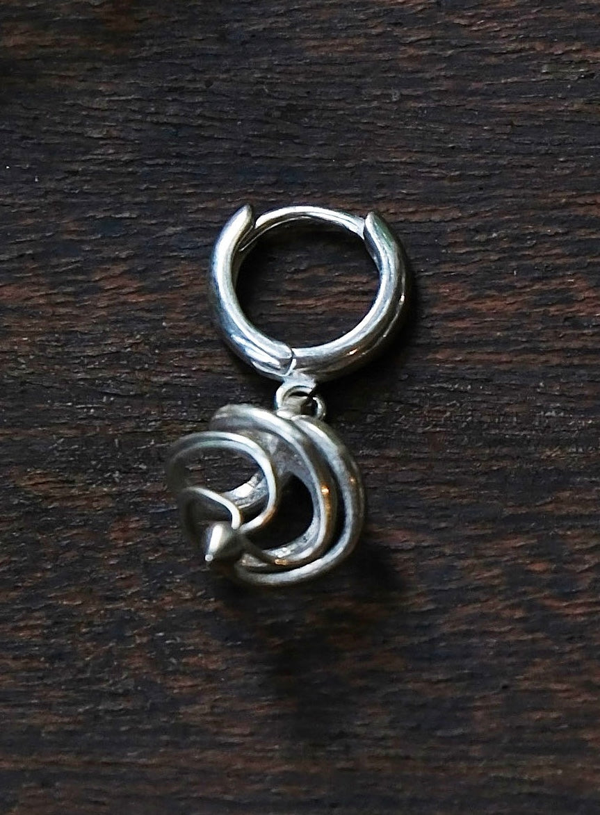 The Breath of Stillness Silver Earring Single